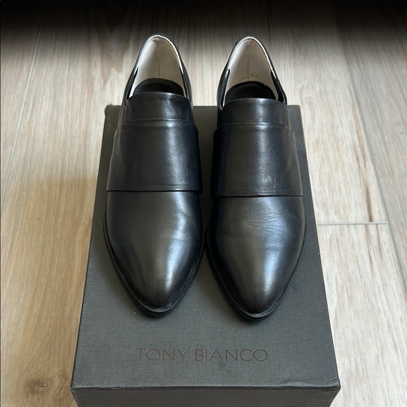 Tony Bianco Dilla Brand New Black Loafers Sleek Slip-On Design size 5.5 - Picture 1 of 5